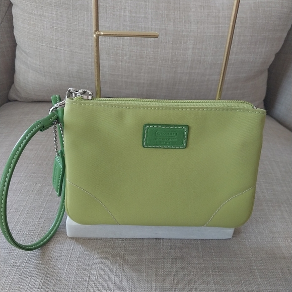 Coach Handbags - Coach Wristlet